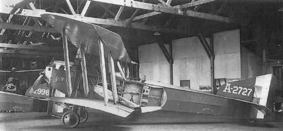 Armstrong Whitworth F.K.8 dans un hangar